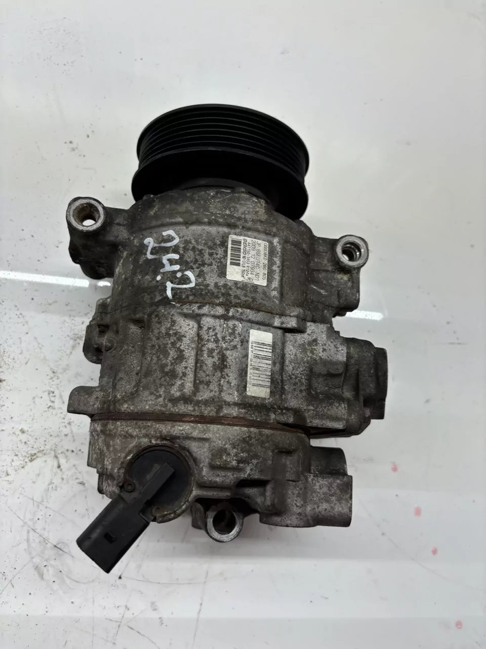 Compresor de aire acondicionado Audi 2,0 TFSI CDNB 8K0260805L