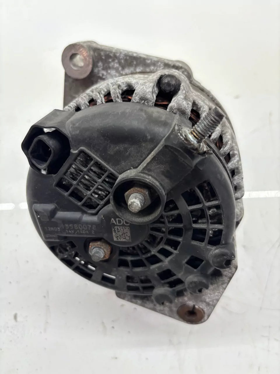 Alternador Opel Chervorlet 2,2 CDTi A22DM LNQ 13580078