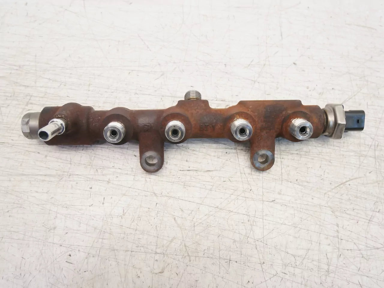Rampa inyectora Citroen 1,5 BlueHDI YHW DV5RE 9821399680