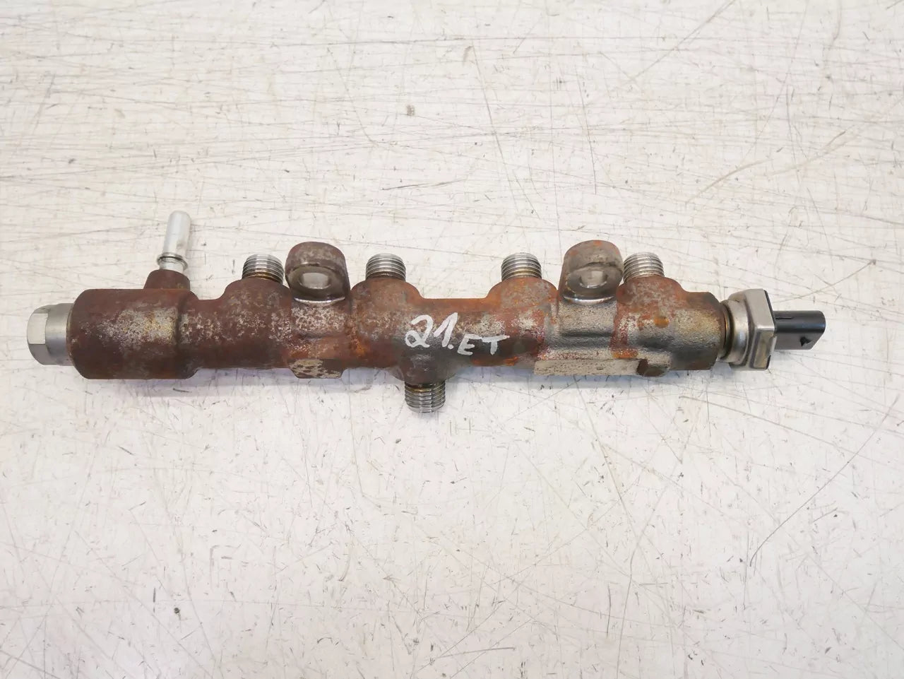 Rampa inyectora Citroen 1,5 BlueHDI YHW DV5RE 9821399680