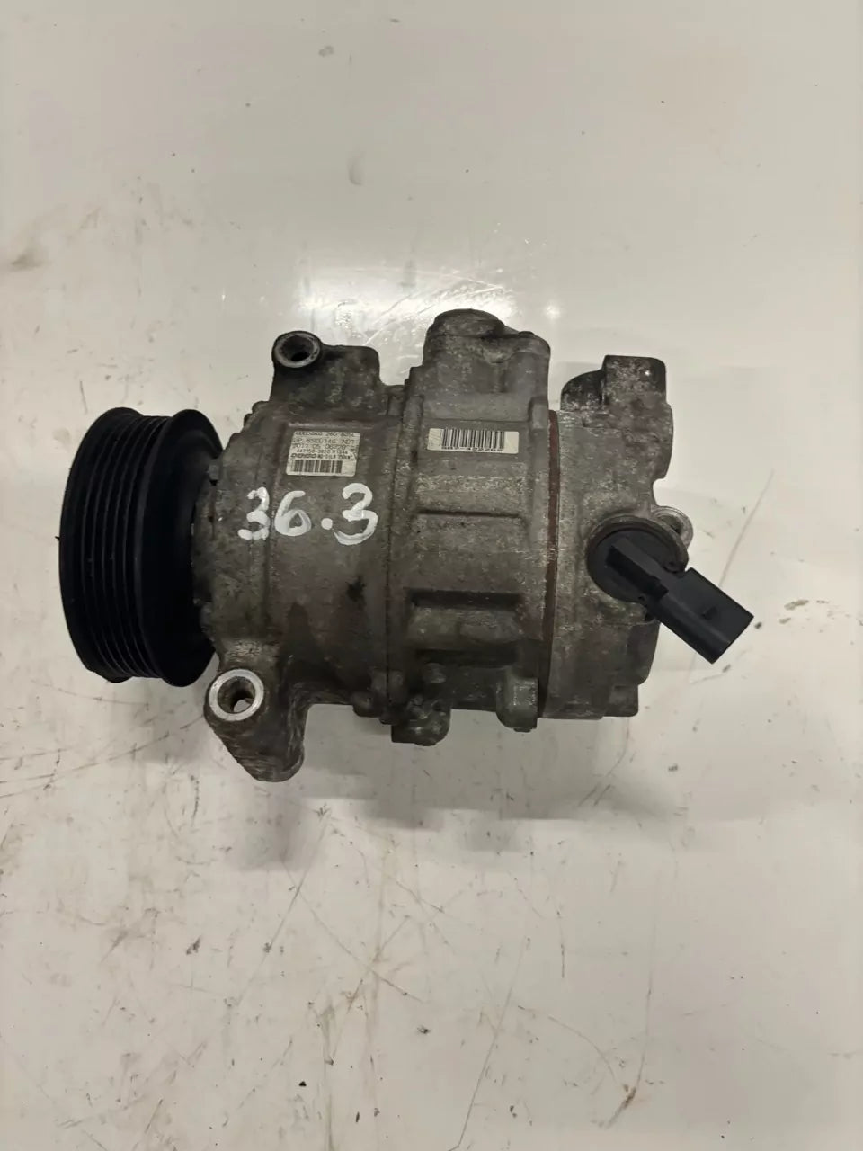 Compresor de aire acondicionado Audi 2,0 TDI CAGB 8K0260805L