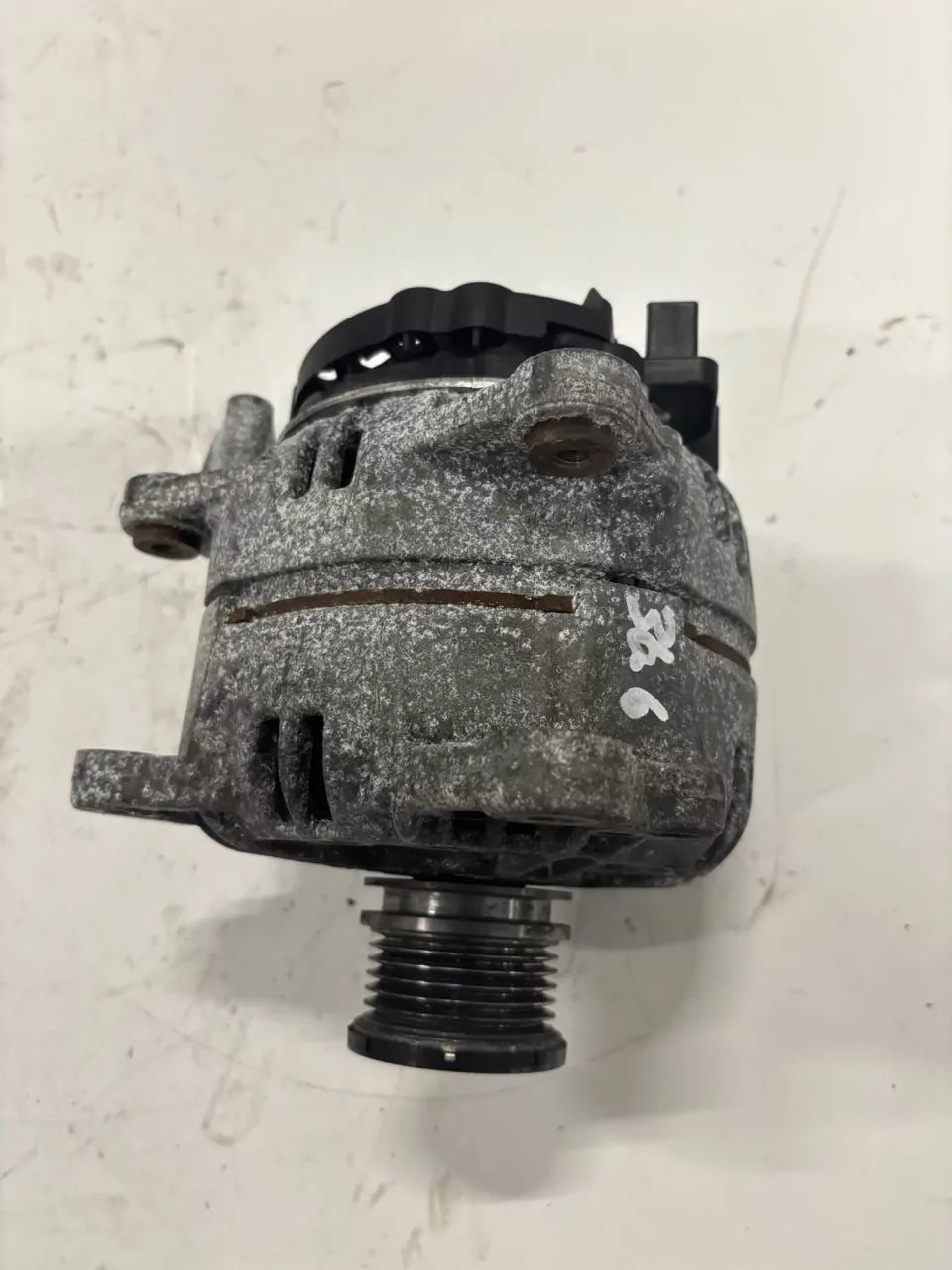 Alternador Audi 2,0 TDI CAGB 03G903016E