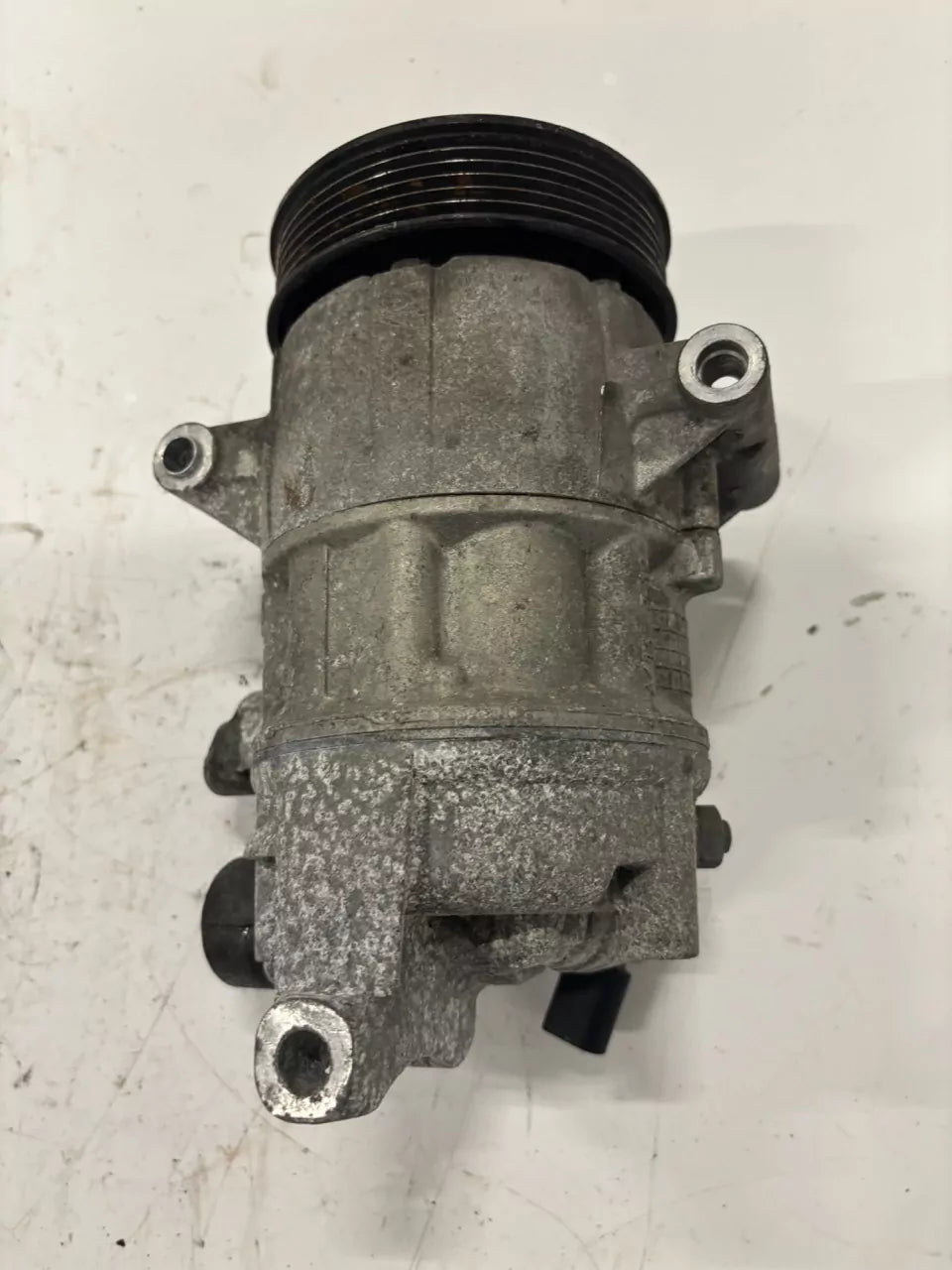 Compresor de aire acondicionado Audi Seat Skoda Volkswagen 1,6 TDI DGTE DGT 5Q0816803B