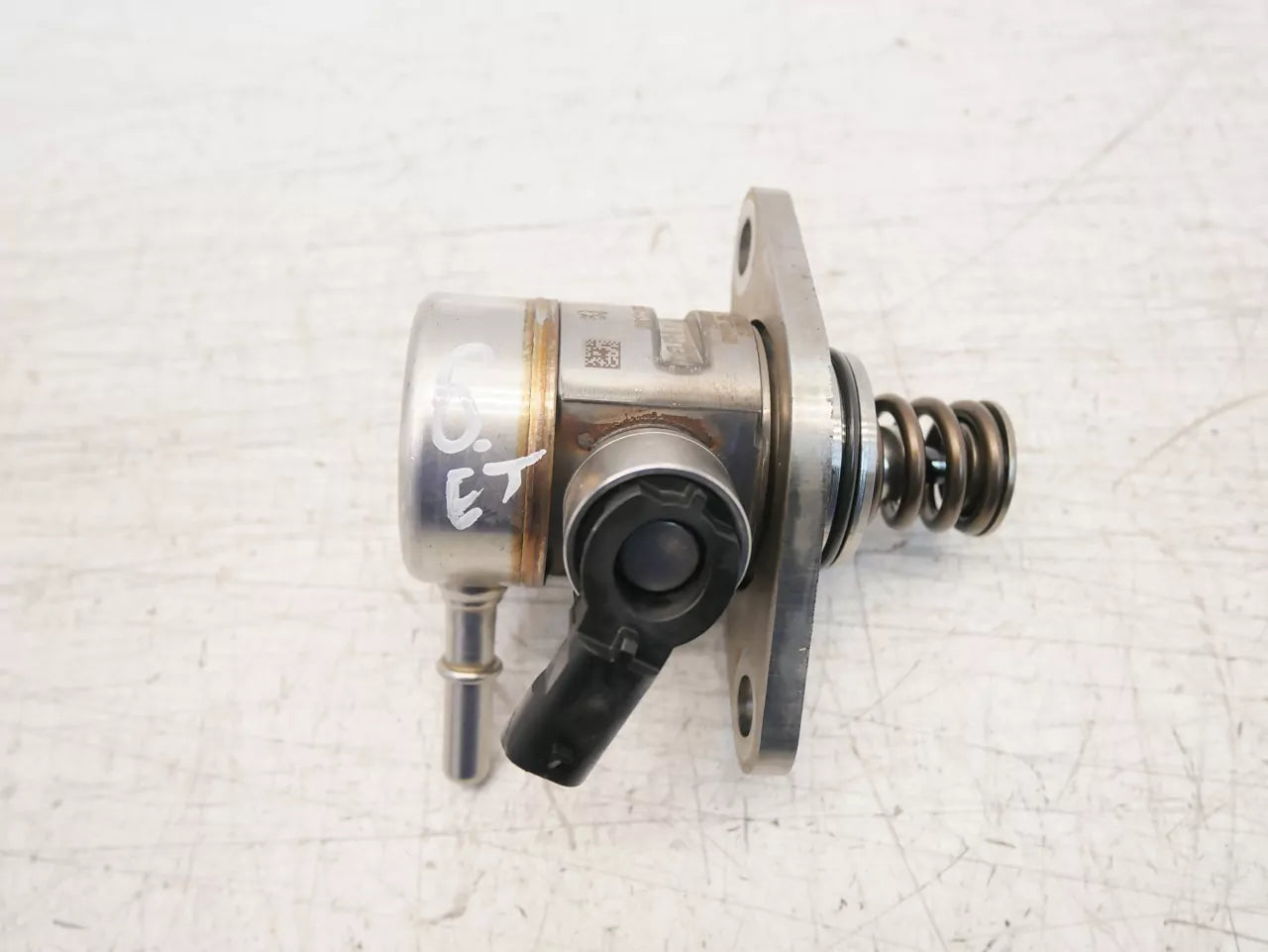 Bomba de combustible Citroen Opel Peugeot 1,2 THP HNS EB2ADTS F12XHT HN05 9812133780