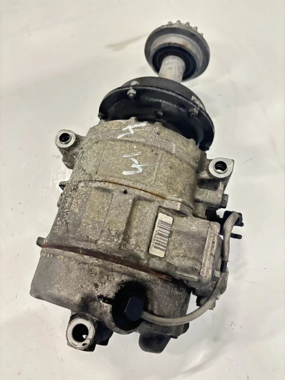 Compresor de aire acondicionado Volkswagen 5,0 V10 TDI AYH 7H0820805H