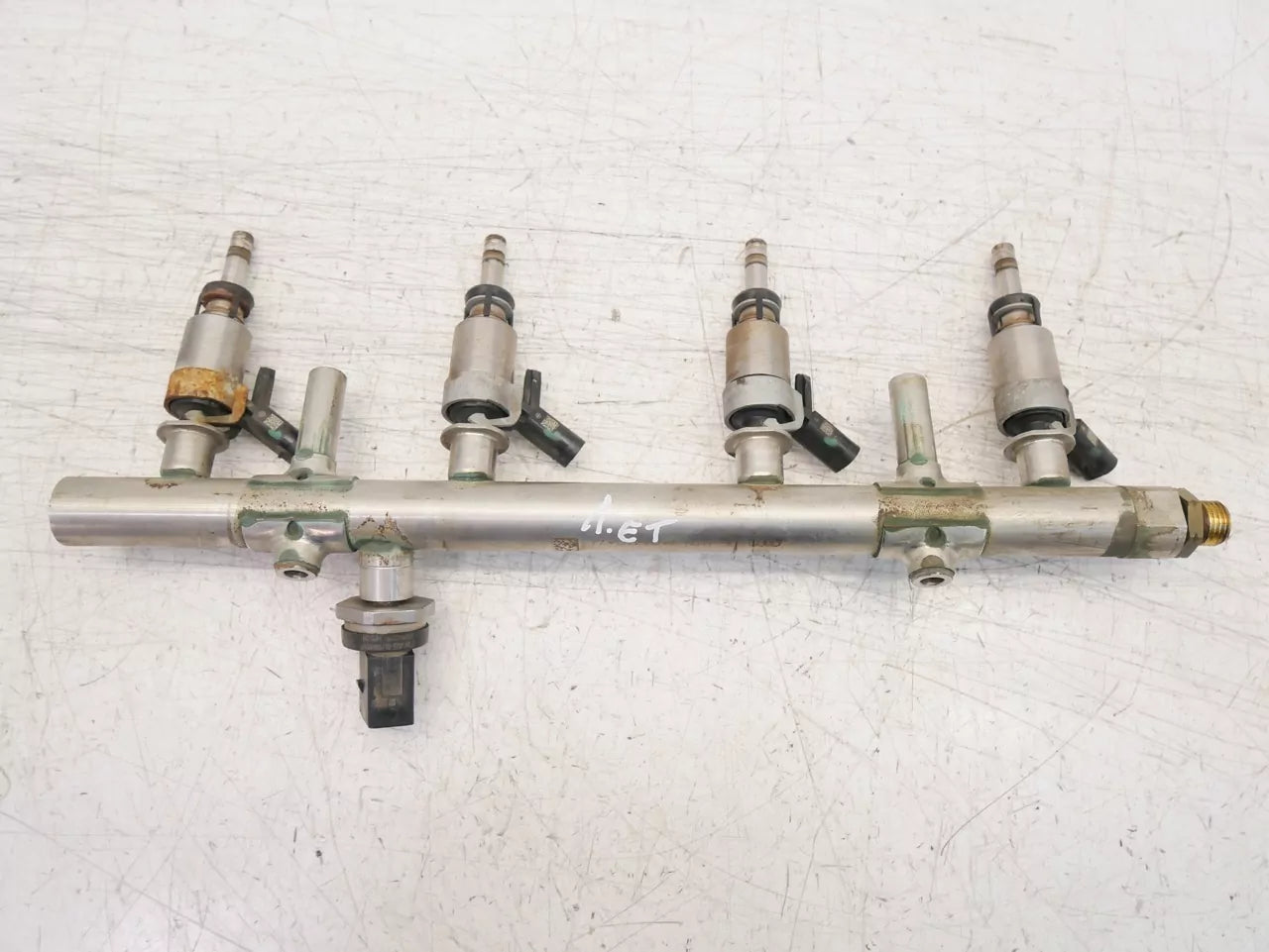 Rampa de inyectores Audi Seat Volkswagen 2,0 quattro CJXG CJX 06K133317G
