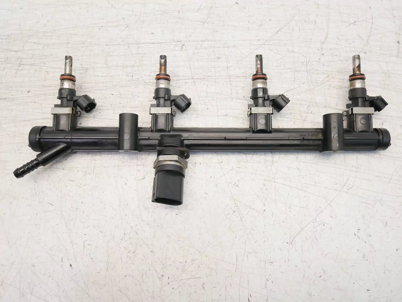Rampa de inyectores Audi Seat Volkswagen 2,0 quattro CJXG CJX 06K133681C