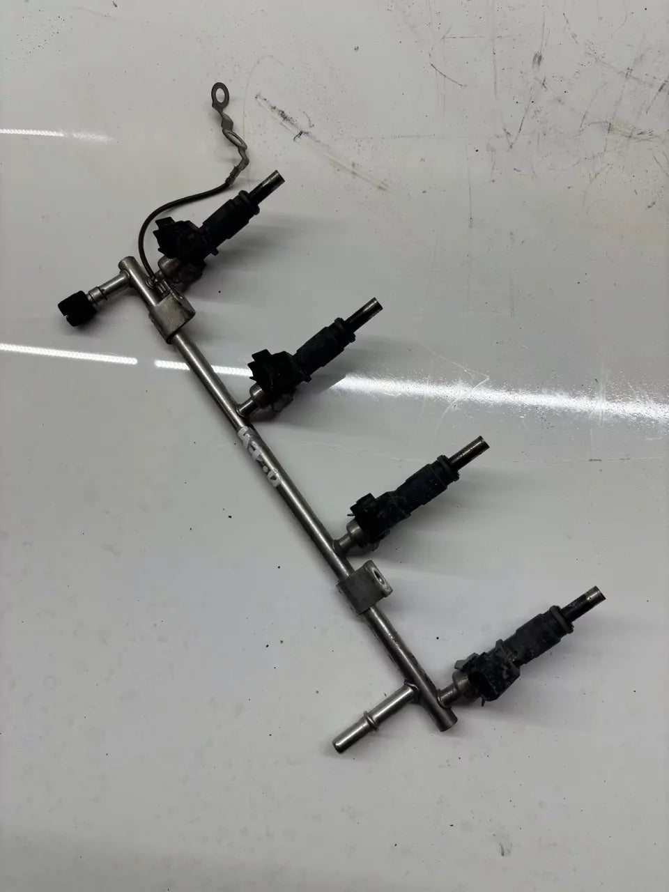 Rampa de inyectores Opel 1,6 gasolina A16XER 55573667
