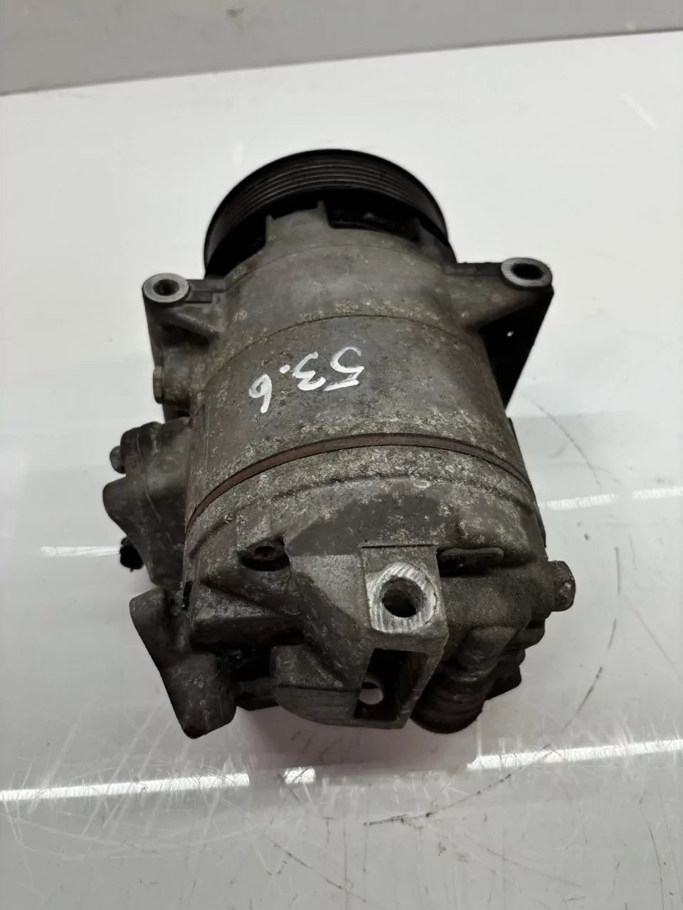 Compresor de aire acondicionado Nissan 1,6 dCi R9M 92610BB60A