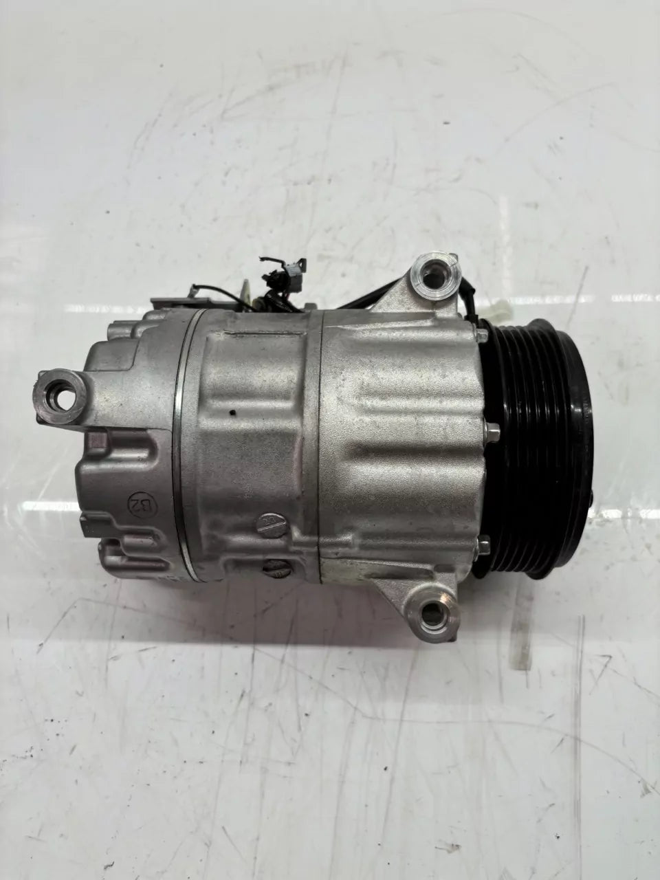 Compresor de aire acondicionado Land Rover 2,0 D165 204DTY AJ21D4 MK72-19D629-BA