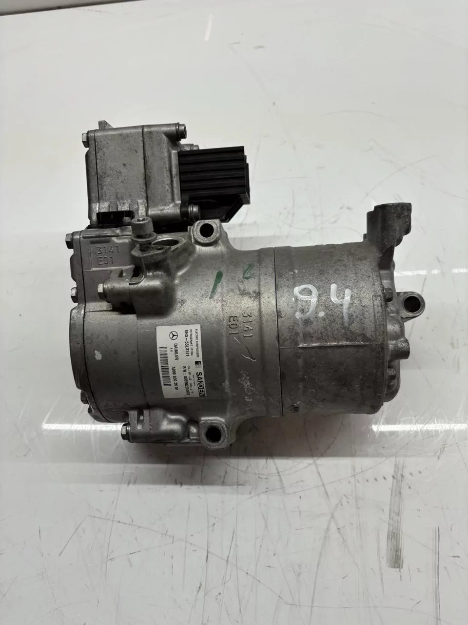 Compresor de aire acondicionado Mercedes-Benz 3,0 EQ Boost 4-matic M256.930 M256 256.930 A0008302601