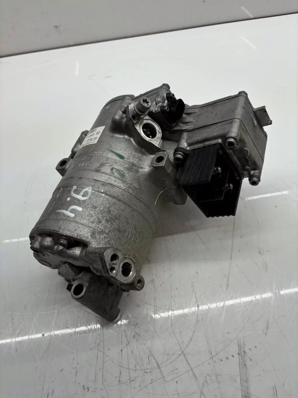 Compresor de aire acondicionado Mercedes-Benz 3,0 EQ Boost 4-matic M256.930 M256 256.930 A0008302601