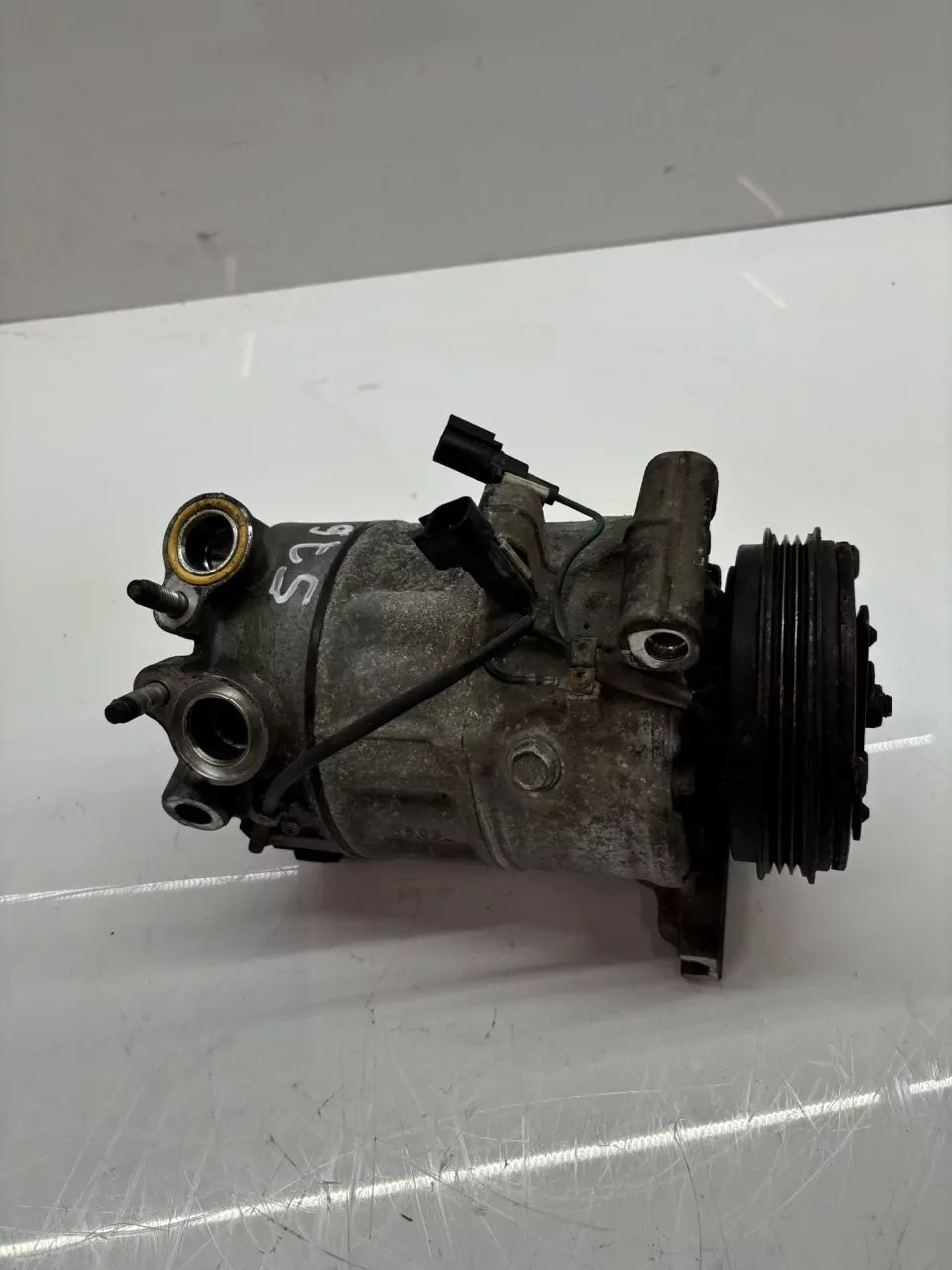 Compresor de aire acondicionado Volvo 2,0 D3 Diesel D5204T7 36011355