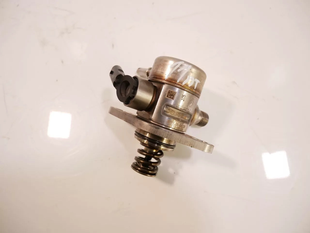 Bomba de combustible Citroen Peugeot C3 1.2 THP HNP EB2ADT HN05 9812133780