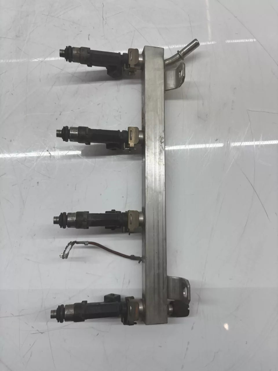 Riel inyector Opel Vauxhall Adam Astra Corsa 1.4 A14XER LDD 55572731