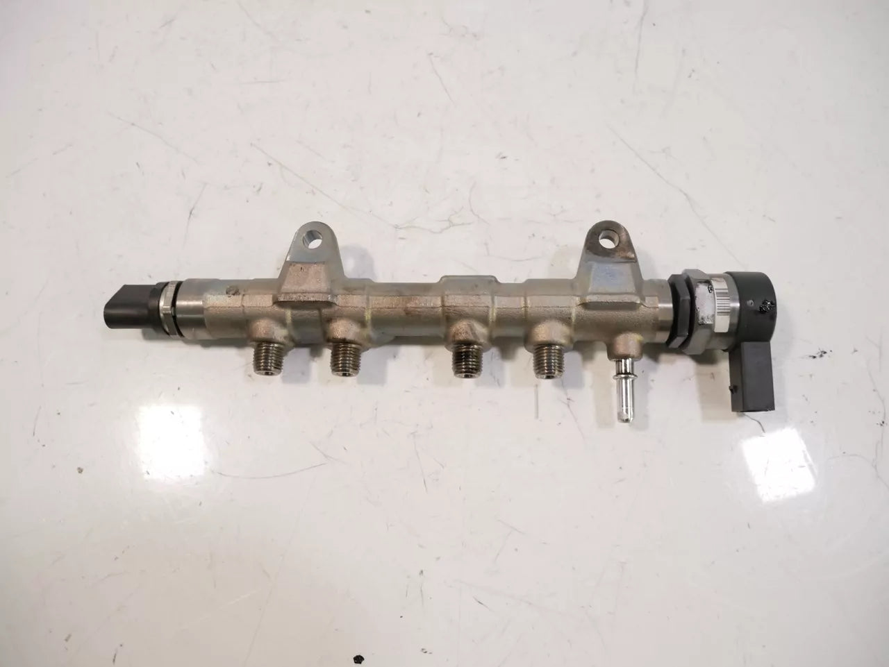 Tubo de raíl BMW Serie 1 F21 F20 1.5 116 d B37D15A B37 8511629