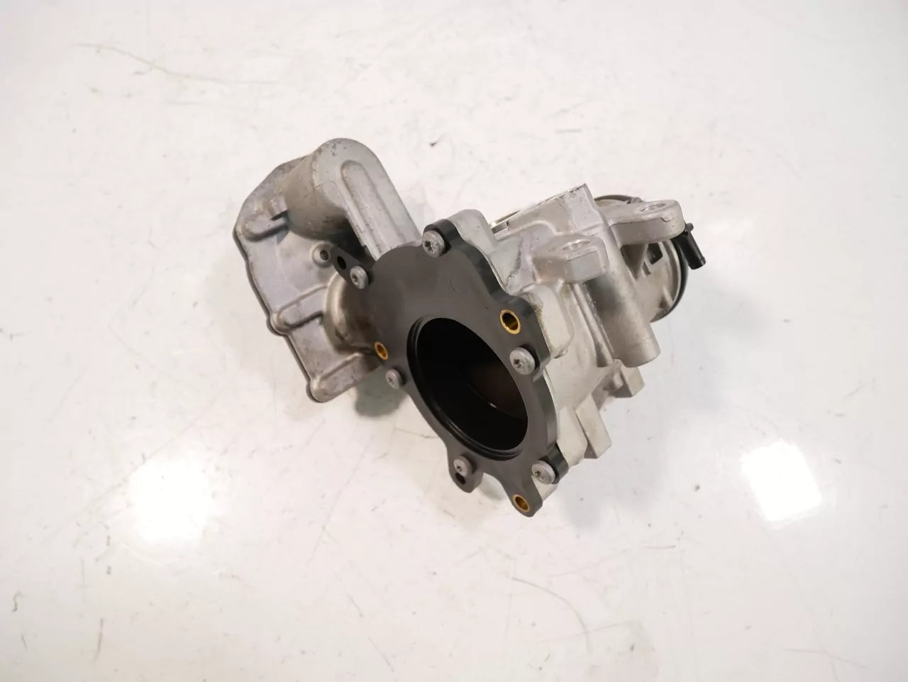 Válvula EGR Land Rover Discovery L550 2.0 D 204DTD AJ20D4 G4D3-5H273-BB