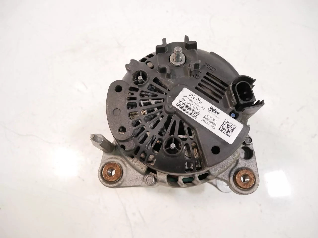 Alternador Volkswagen Caddy 2.0 TDI DFSD DFS 03L903024L