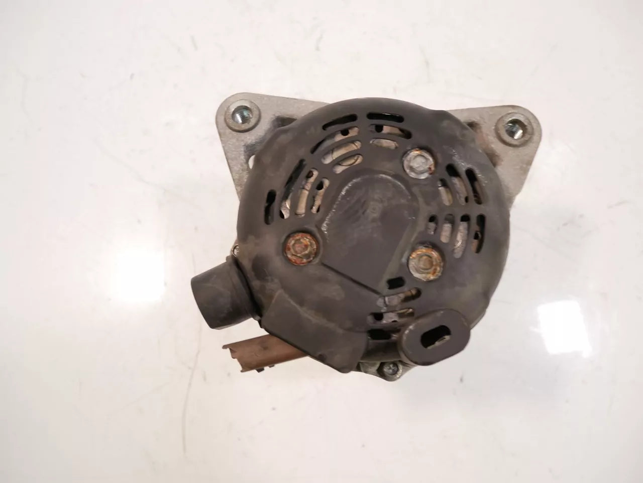 Alternador Citroen Peugeot 1.2 THP HNP HN05 EB2ADT 9820893880