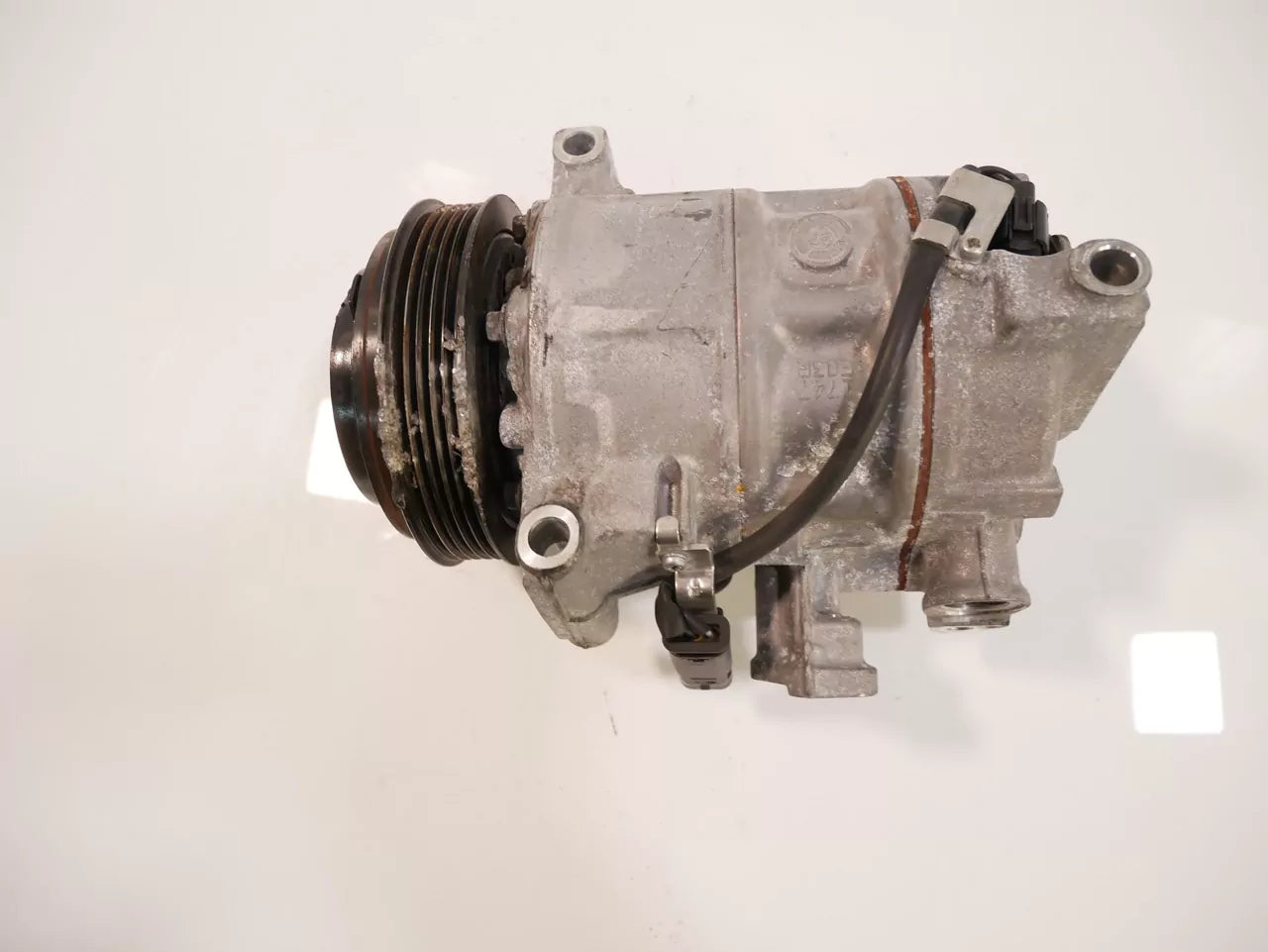 Compresor de aire acondicionado Defectuoso Mercedes-Benz CLS C257 2.9 CLS350 d OM656.929 A0008304500