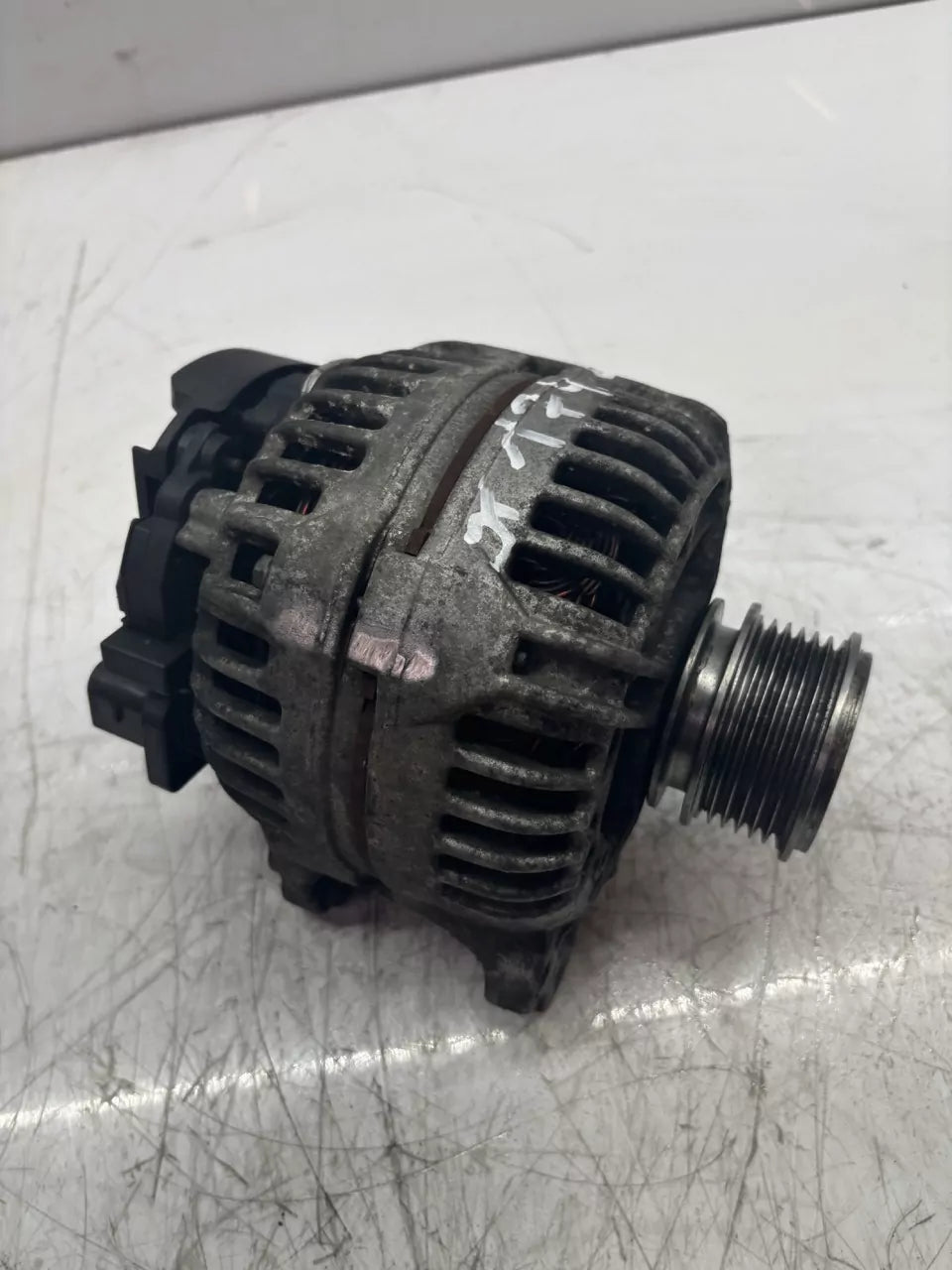 Alternador Seat Skoda Volkswagen Yeti Caddy Touran 2.0 TDI CFJA CFJ 06F903023F