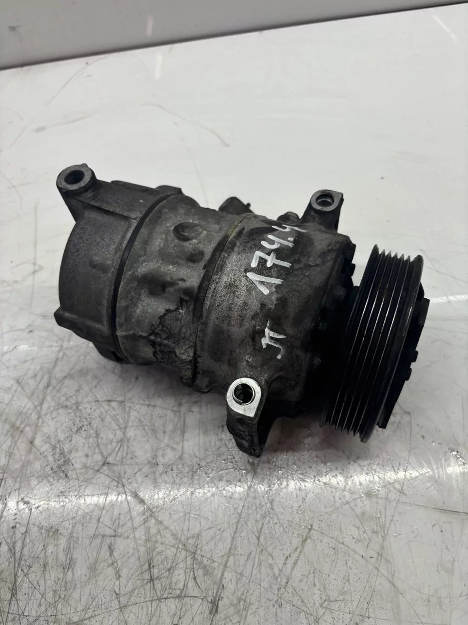 Compresor de aire acondicionado Seat Skoda Volkswagen Yeti Caddy Touran 2.0 TDI CFJA CFJ 5N0820803C