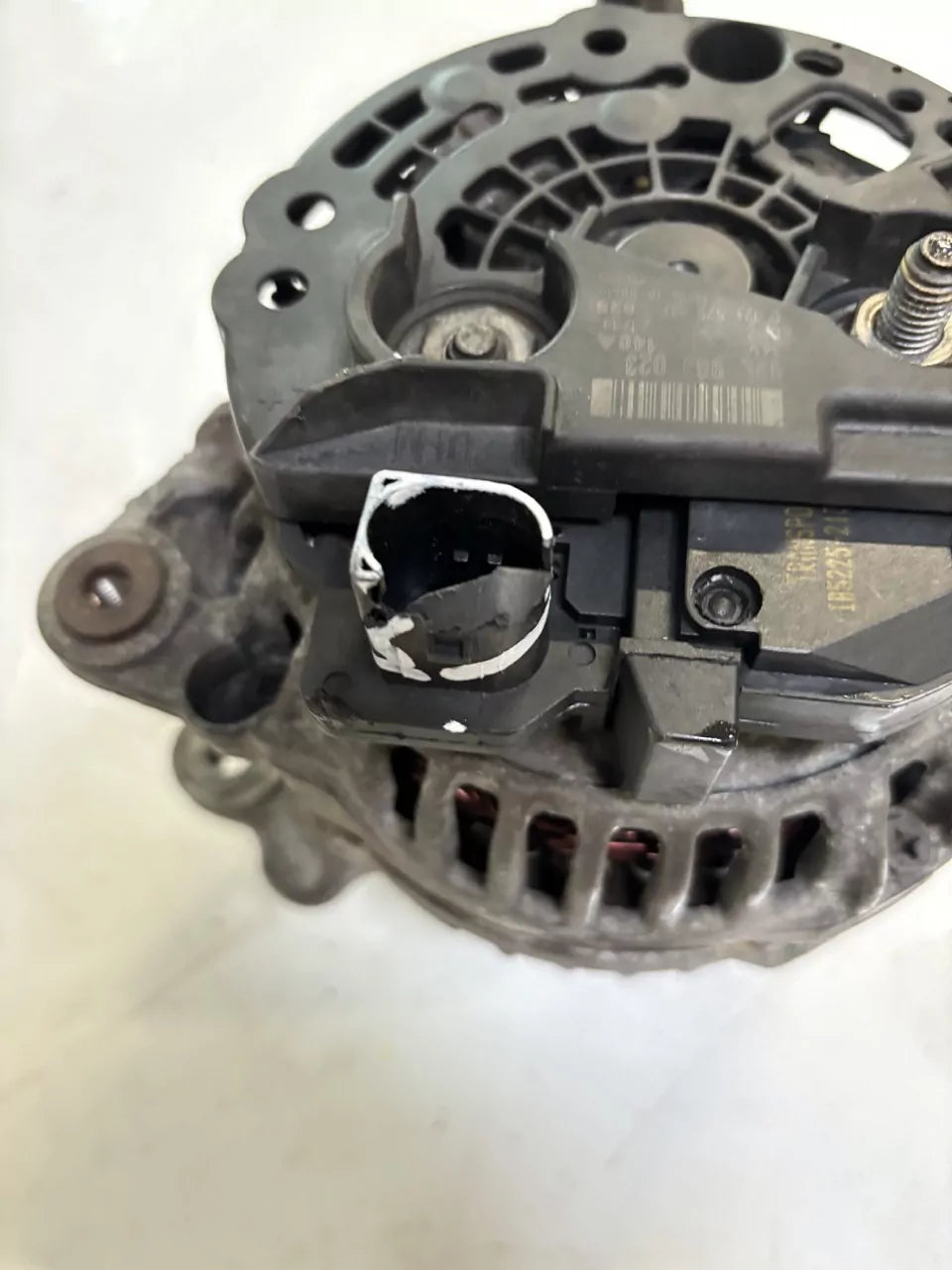 Alternador Volkswagen Audi Seat Skoda A3 Octavia Golf 1.6 TDI CAYC CAY 03L903023