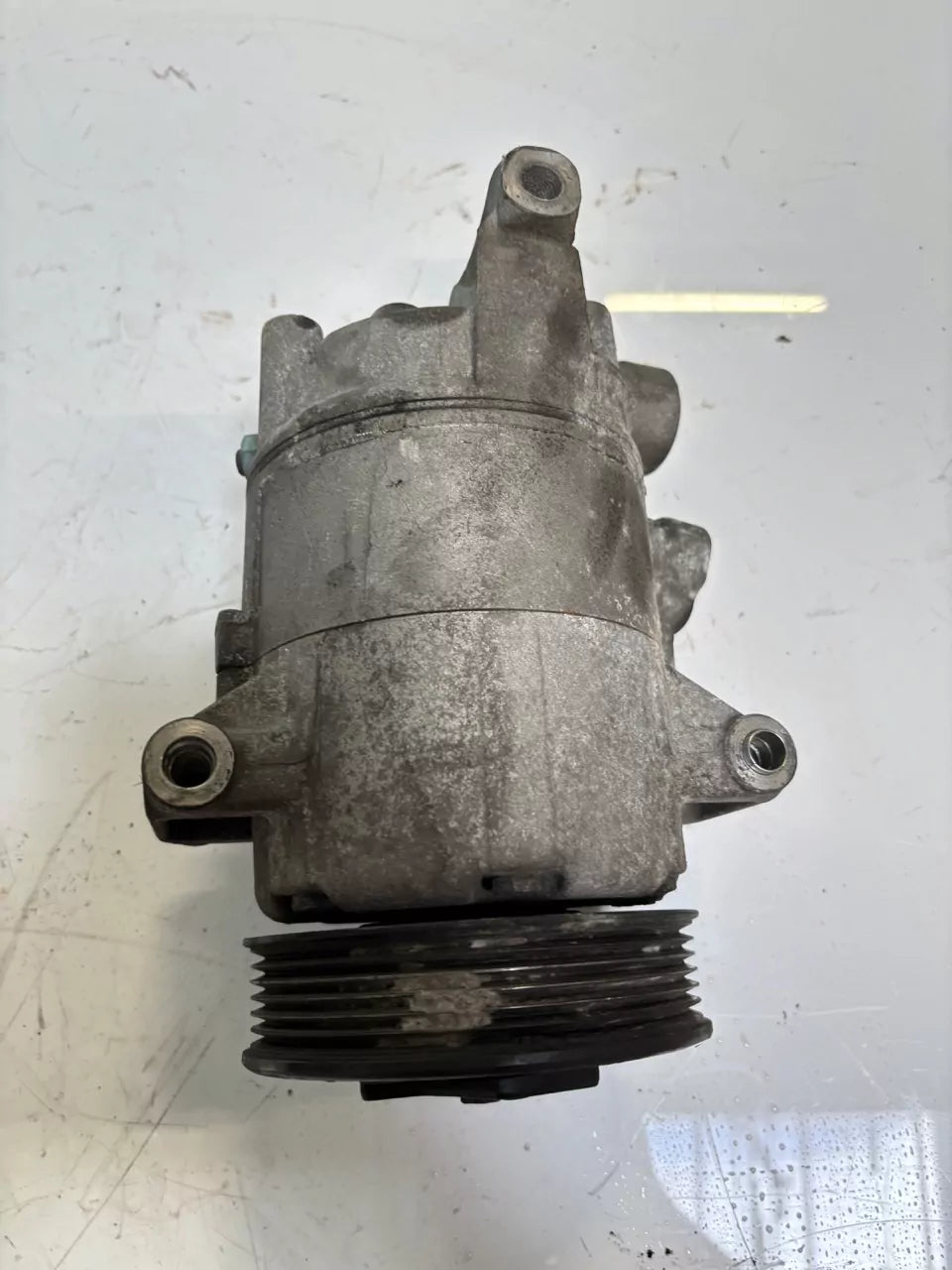 Compresor de aire acondicionado Audi Skoda Volkswagen A3 Octavia Golf 1.6 TDI CLHA CLH 5Q0820803D