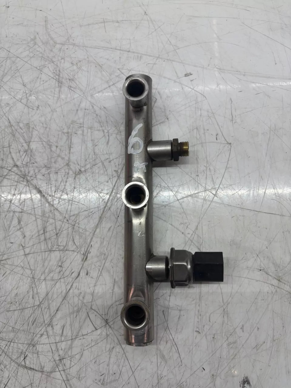 Tubo de raíl Audi Q5 8RB 3.2 FSI CALB CAL 06E130089D