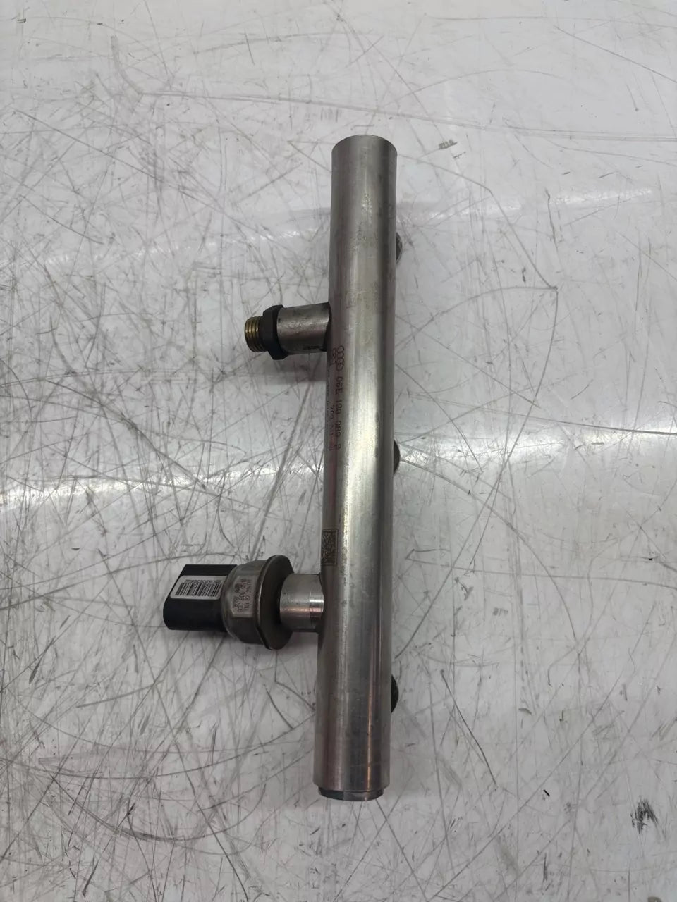 Tubo de raíl Audi Q5 8RB 3.2 FSI CALB CAL 06E130089D