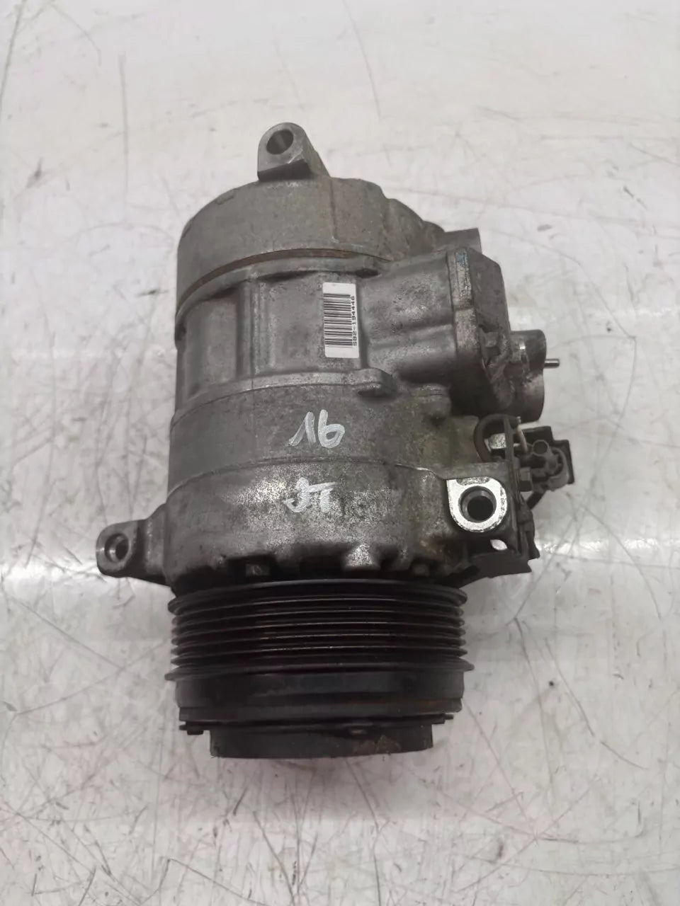 Compresor de aire acondicionado Mercedes-Benz Clase E 2.2 CDI OM651.911 OM651 A0109905004