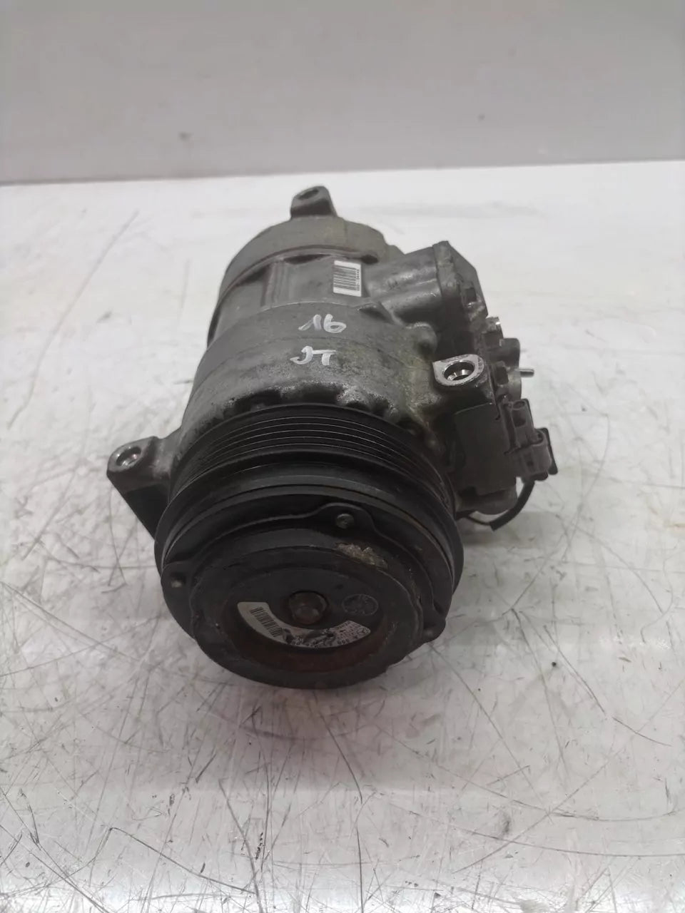 Compresor de aire acondicionado Mercedes-Benz Clase E 2.2 CDI OM651.911 OM651 A0109905004