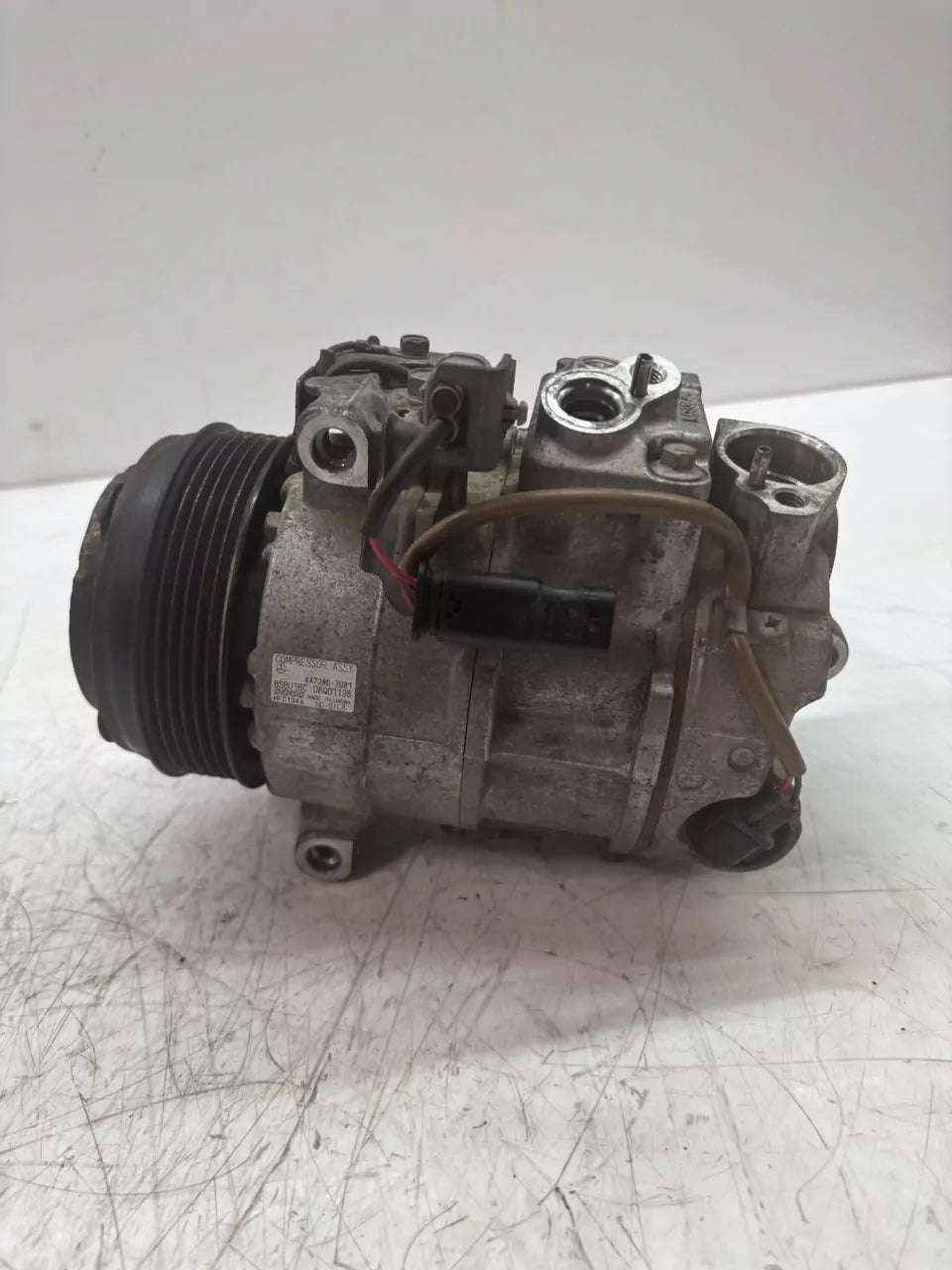 Compresor de aire acondicionado Mercedes-Benz Clase E 2.2 CDI OM651.911 OM651 A0109905004