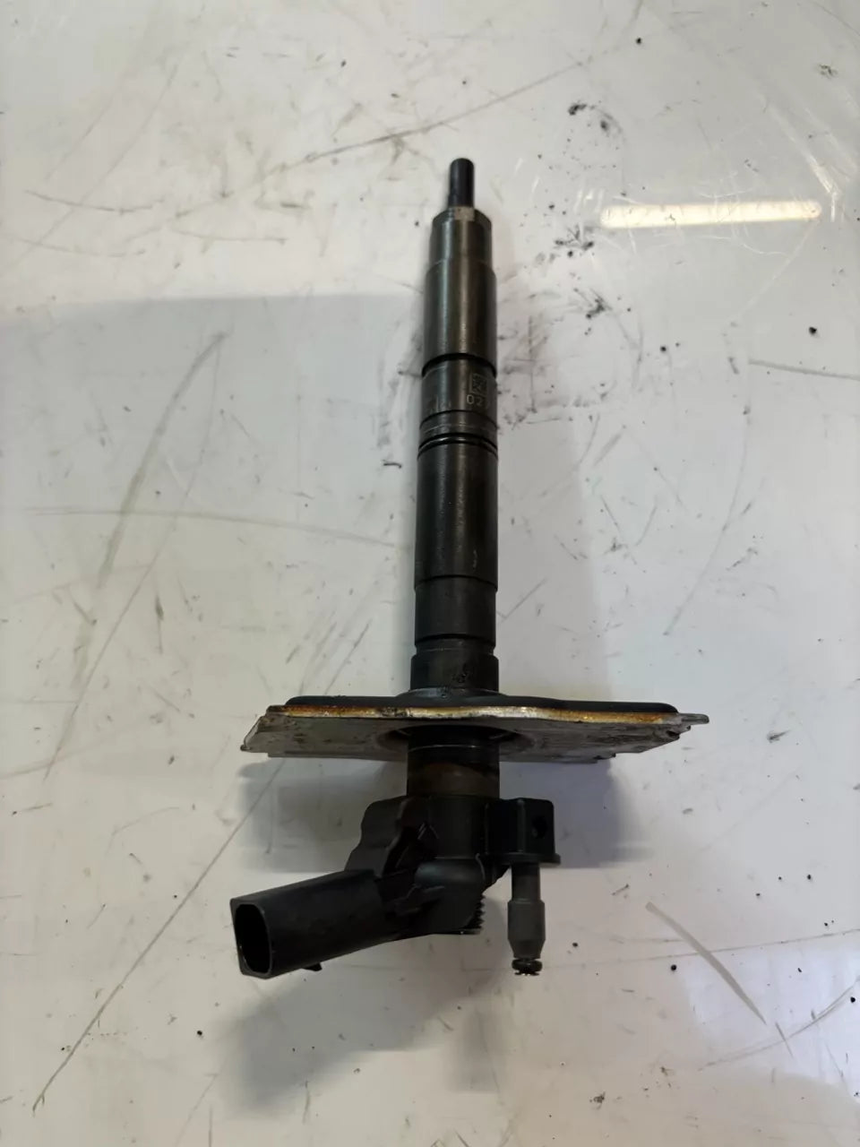 Inyector Volkswagen Audi A3 Golf Passat Tiguan 2.0 TDI CBAB CBA 03L130277