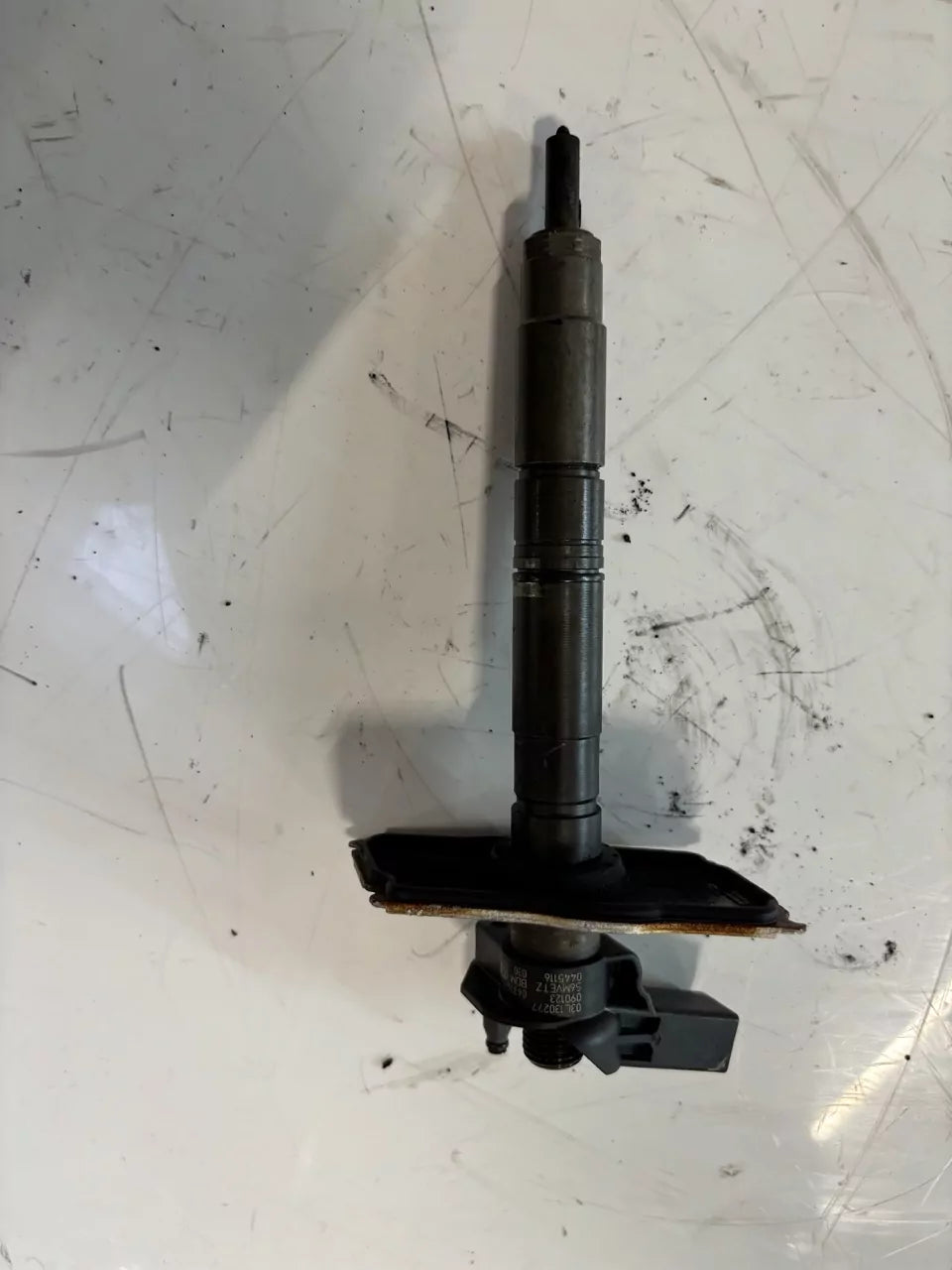 Inyector Volkswagen Audi A3 Golf Passat Tiguan 2.0 TDI CBAB CBA 03L130277