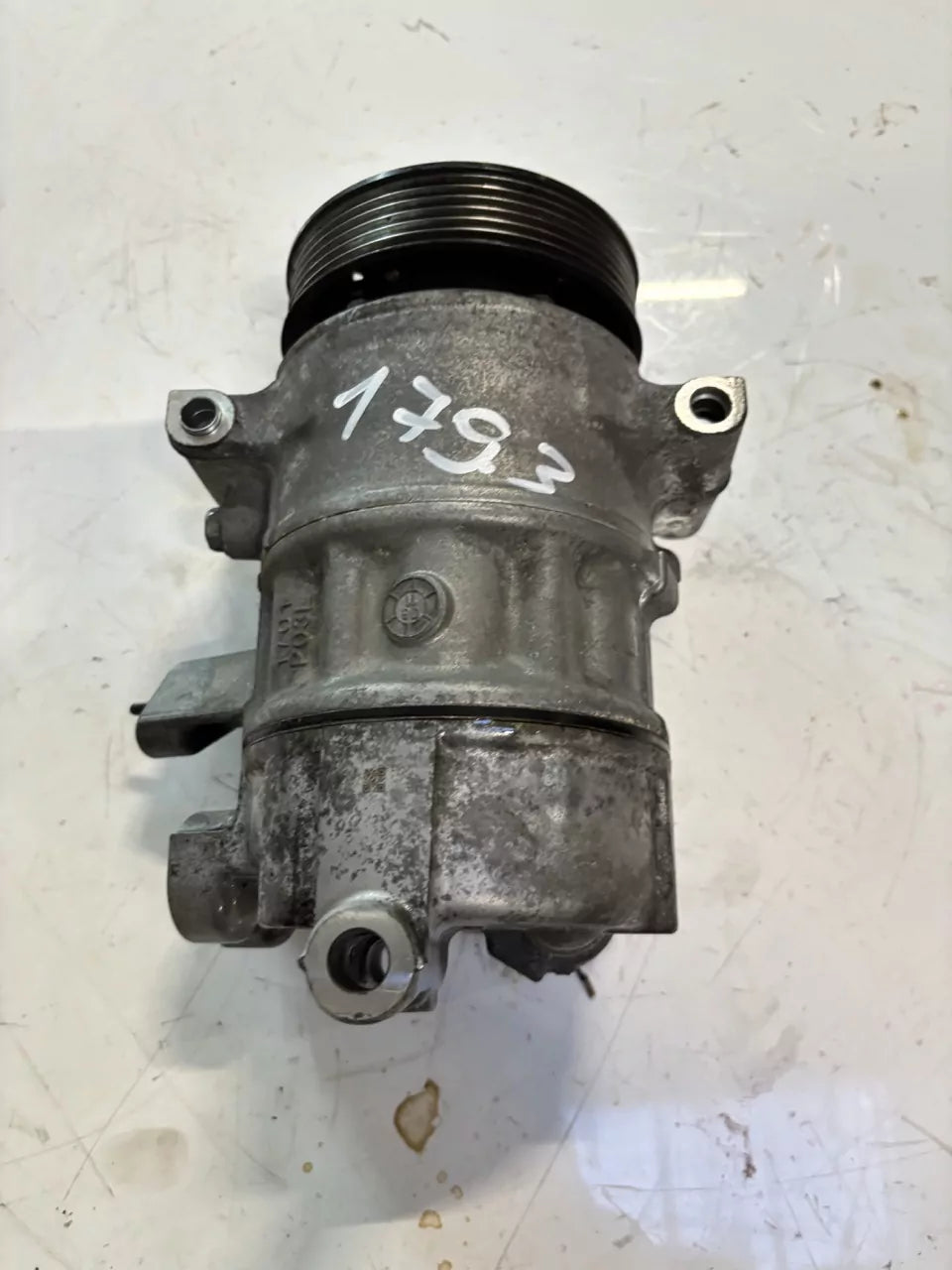 Compresor de aire acondicionado Volkswagen Audi A3 Golf Tiguan 2.0 TDI CBAB CBA 5N0820803