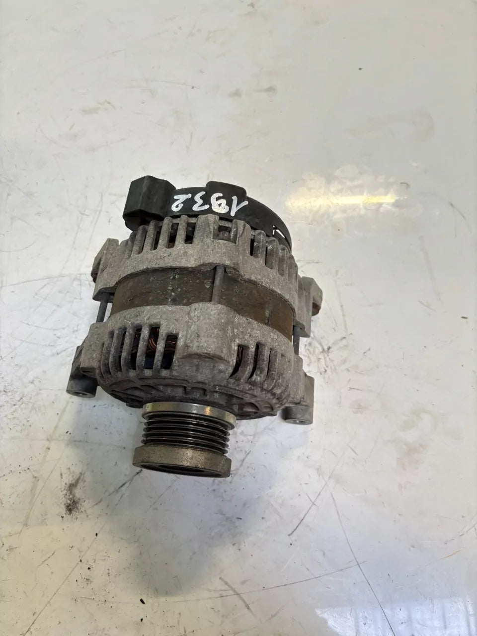 Alternador Opel Adam Astra Meriva 1.4 gasolina B14XER 13581885