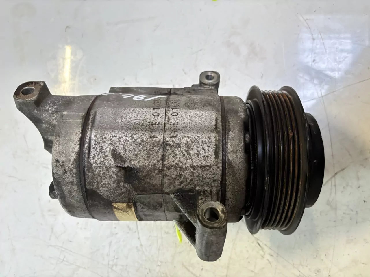 Compresor de aire acondicionado Opel Astra Insignia Zafira Mokka 1.8 gasolina A18XER 13339088