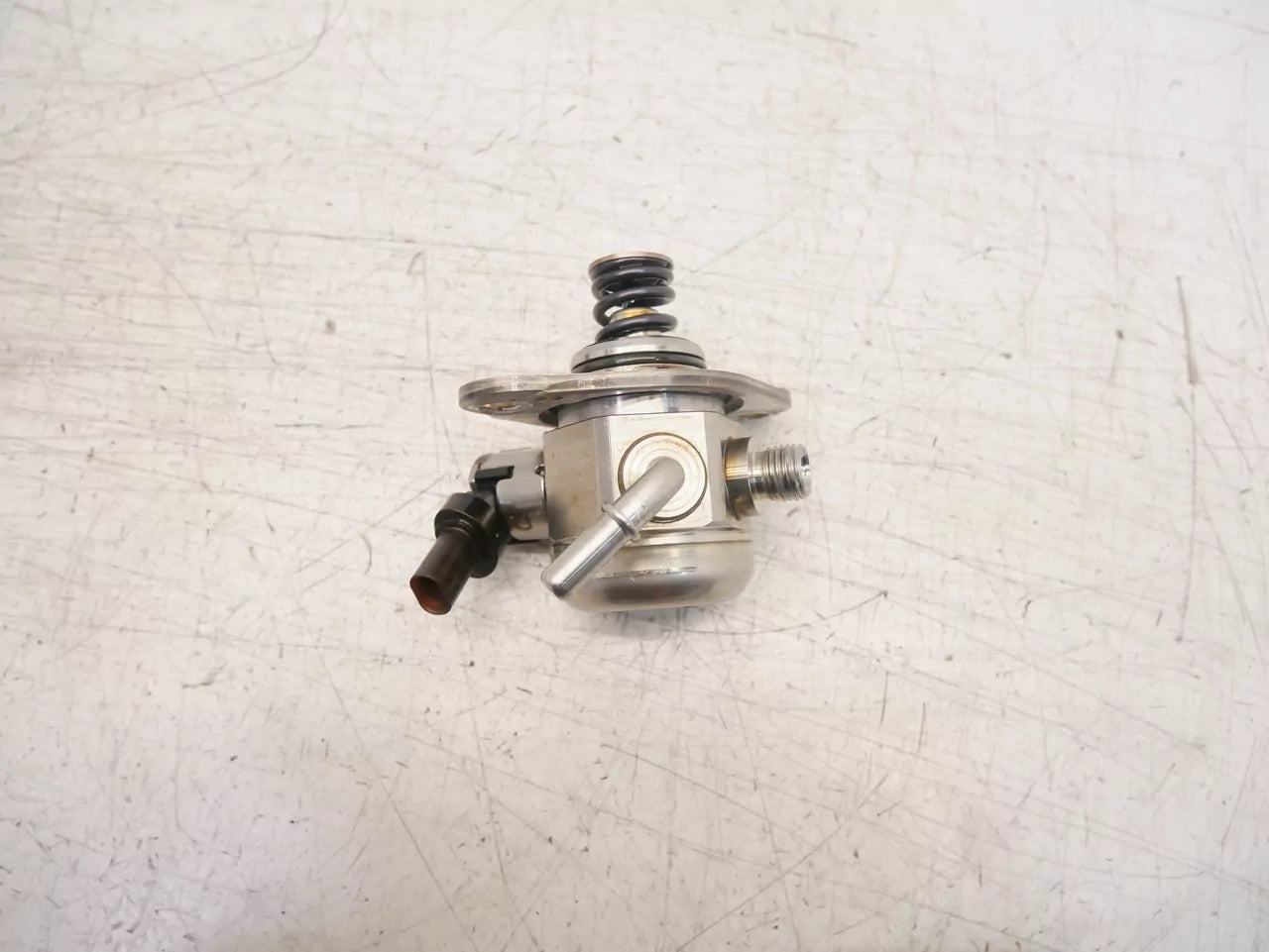 Bomba de combustible Opel Corsa P2J0 1.2 F12XHL EB2ADTD HN05 9830305880