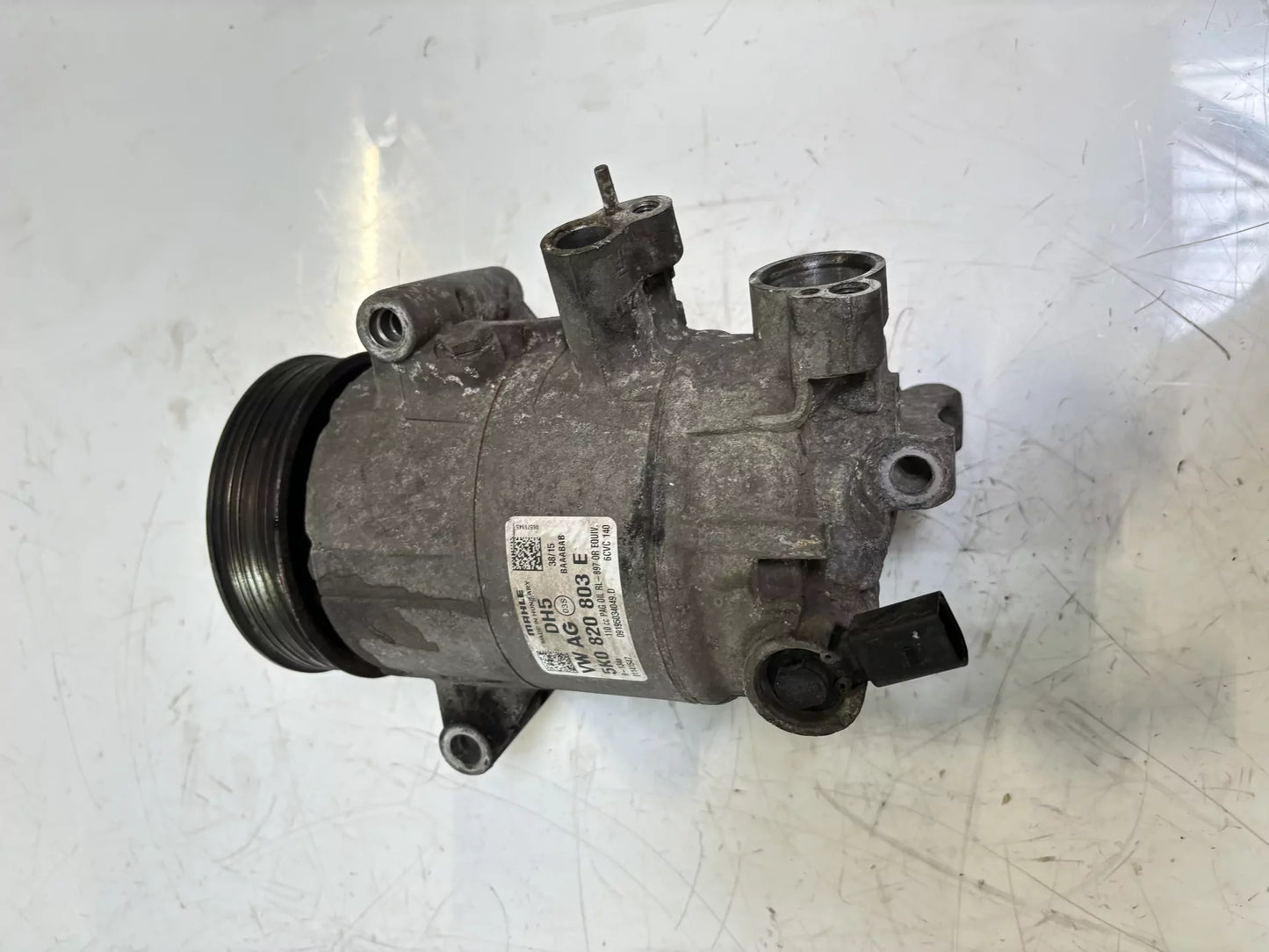 Compresor de aire acondicionado Audi Seat Volkswagen Q3 Alhambra CC 2.0 TDI CUWA CUW 5K0820803E