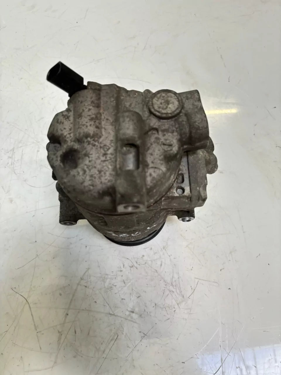 Compresor de aire acondicionado Audi A4 B7 A6 C6 2.0 TDI BRE 8E0260805CG