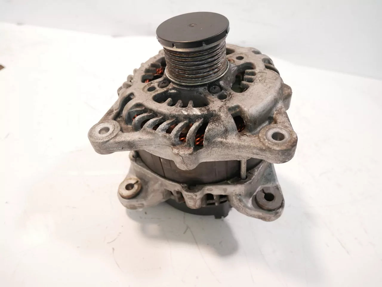 Alternador Renault Traffic 2.0 DCI M9R710 M9R 231004436R