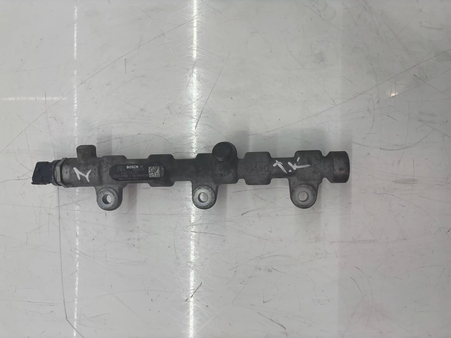 Tubo de raíl Renault Trafic II 2.0 dCi M9R786 175212190R