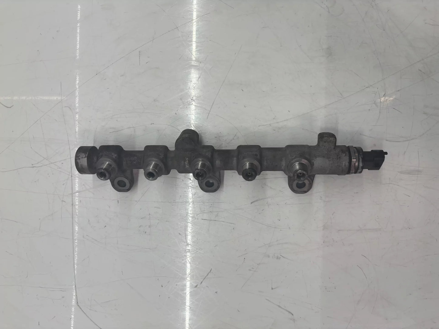 Tubo de raíl Renault Trafic II 2.0 dCi M9R786 175212190R