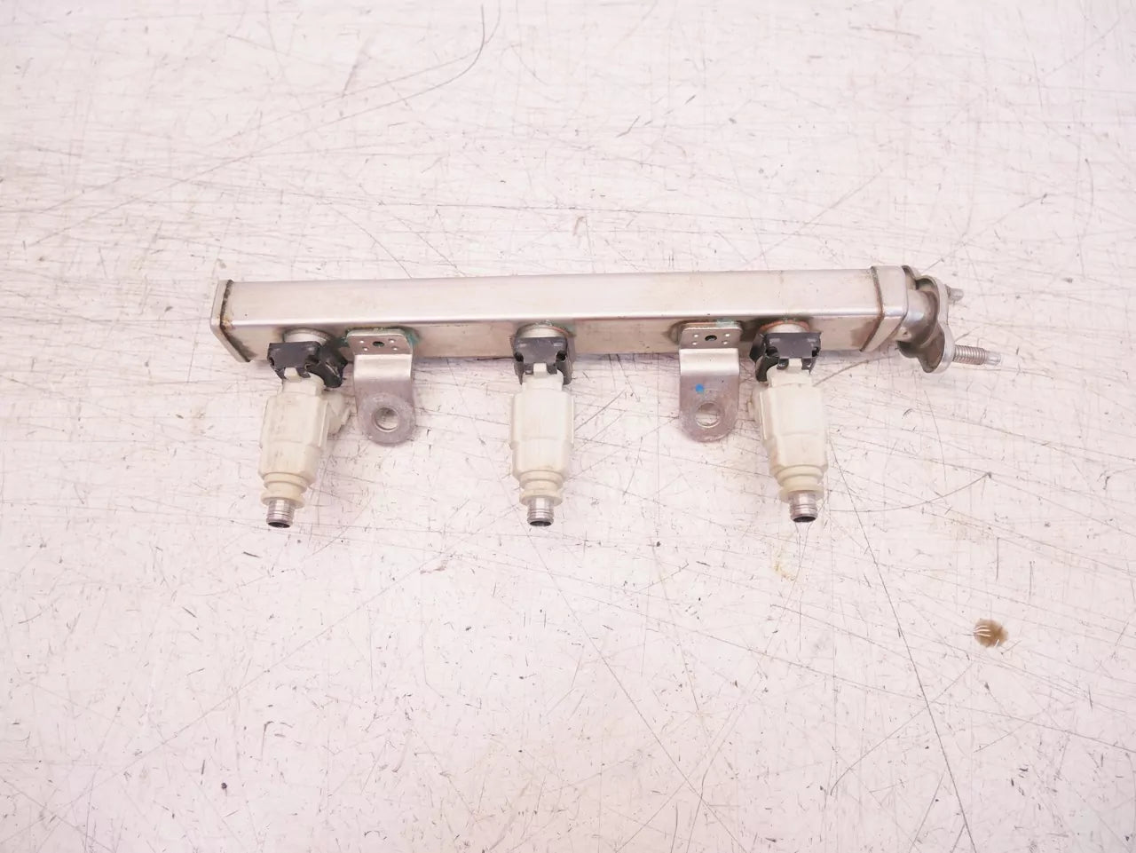 Rail de inyectores Kia Picanto JA MK3 1.0 gasolina G3LA 35350-04900