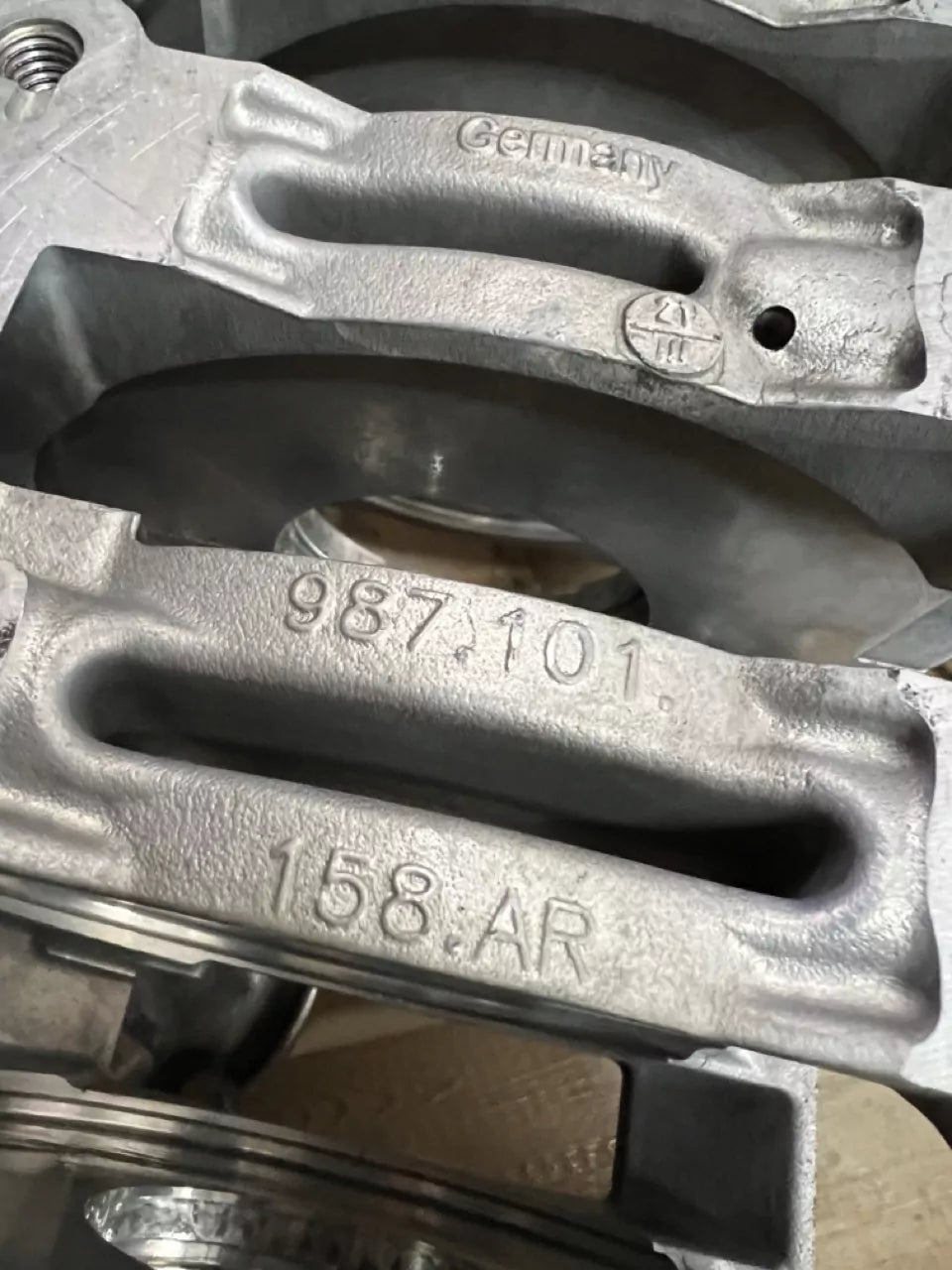 Cojinete del cigüeñal Porsche Boxster 986 M96 987101158AR 987101157AR