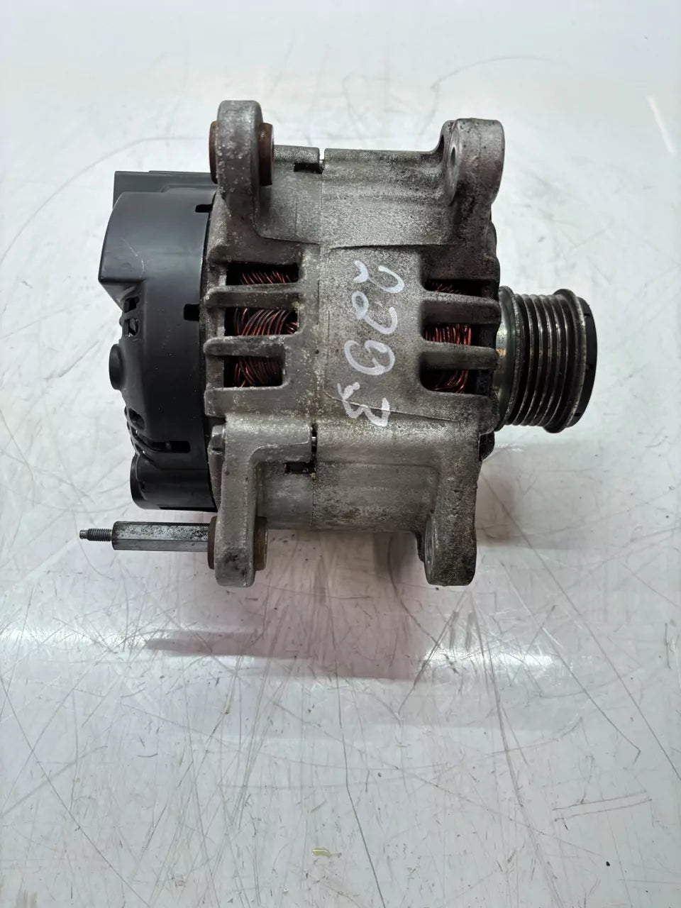 Alternador Volkswagen Golf VI Passat 2.0 TDI CBDC CBD 03L903023E