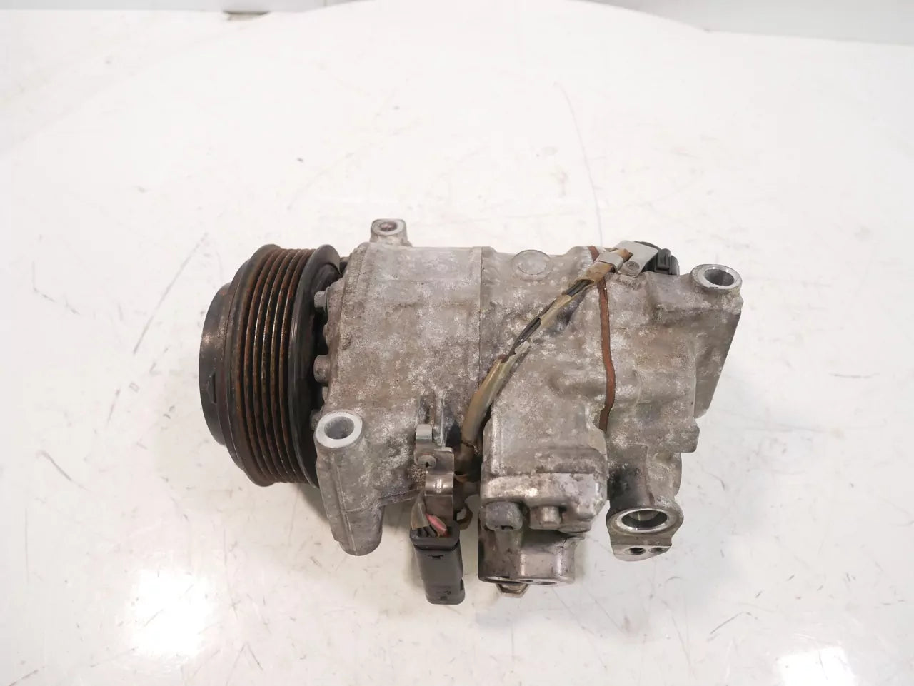 Compresor de aire acondicionado Mercedes-Benz Clase C W205 2.2 C220 OM651.921 A0008304400