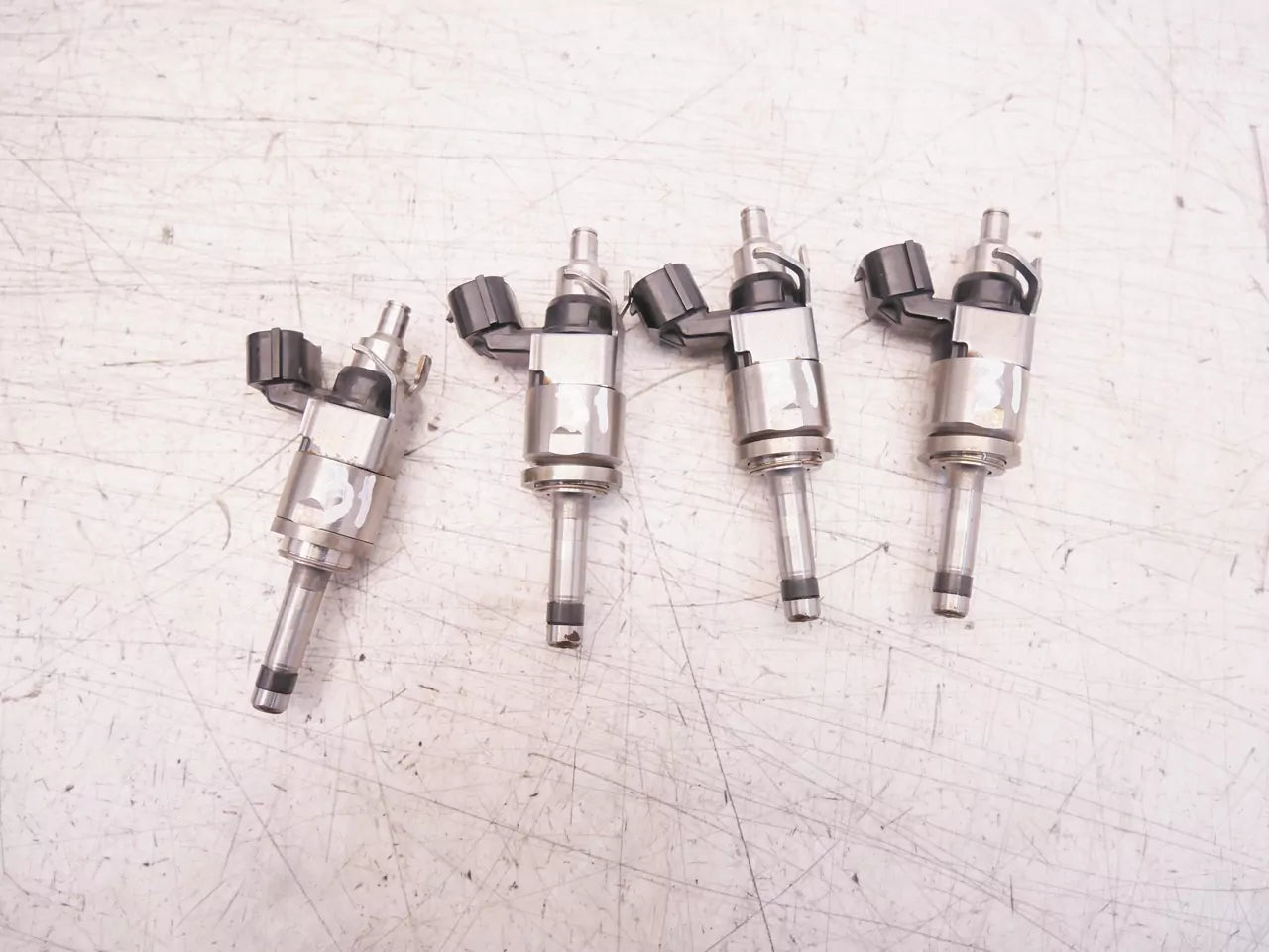 Inyector Mazda 3 BM 1,5 P5Y4 P5 P51313250 4 unidades