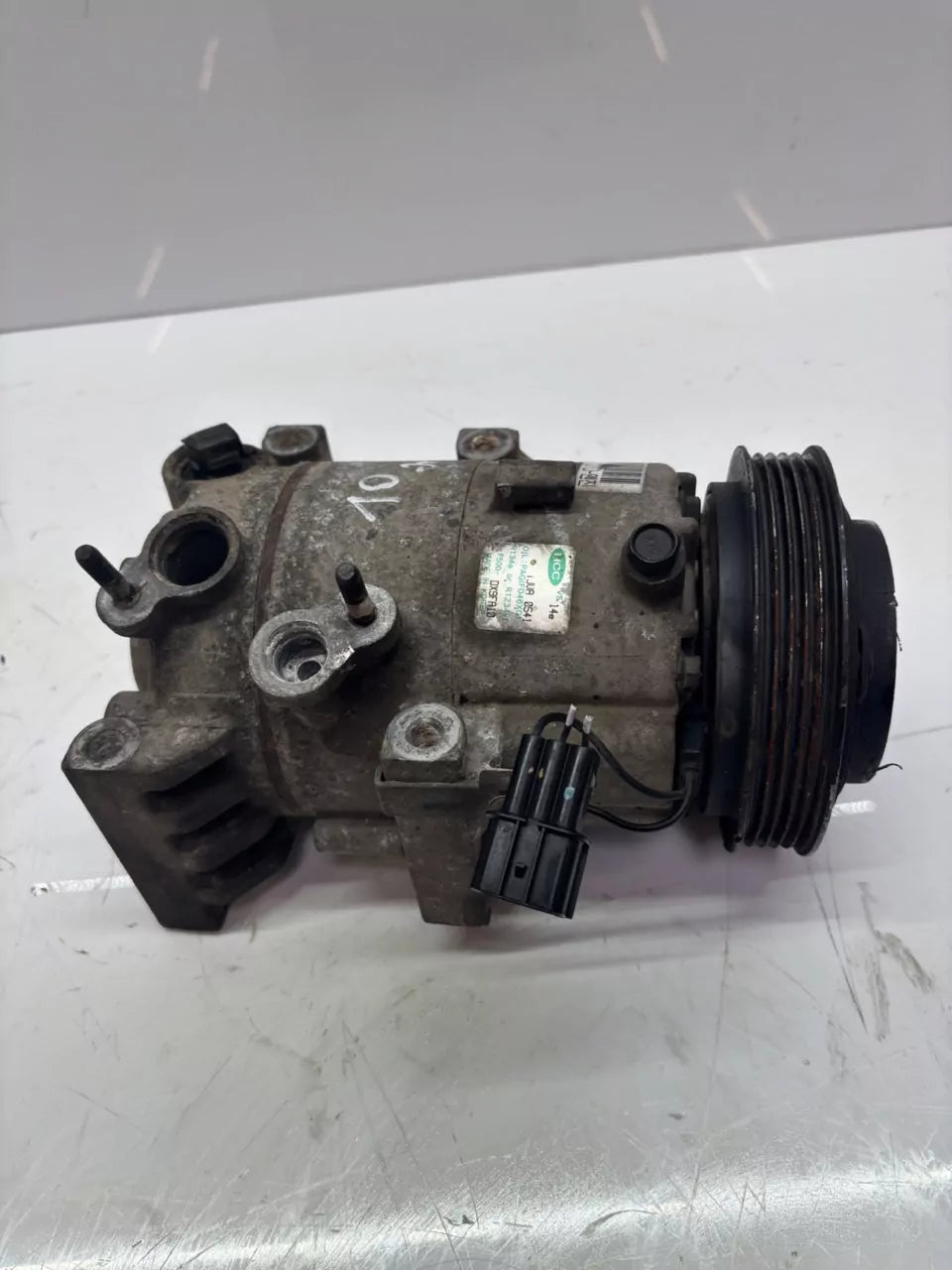 Compresor de aire acondicionado Toyota BMW Avensis 1.6 D4-D 1WW N47C16A N47 883100F050